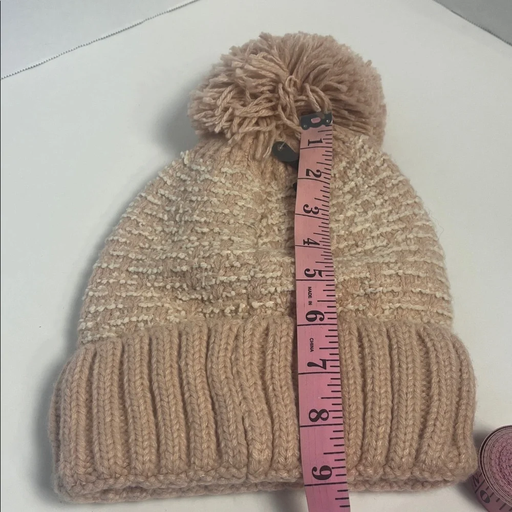 NWT‎ CC Pink and White Knit Pom Pom Beanie